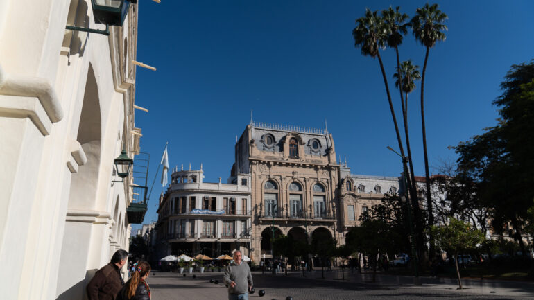 Medio dia en la ciudad - Guia Comercial Salta Radio